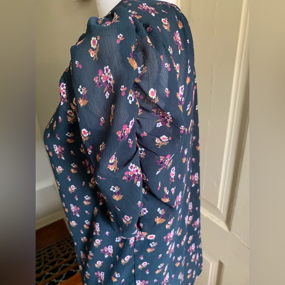 Jcrew Navy Floral Blouse - Size 2 Tall - Picture 3 of 8